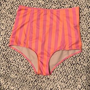 Kortni Jeane bottoms